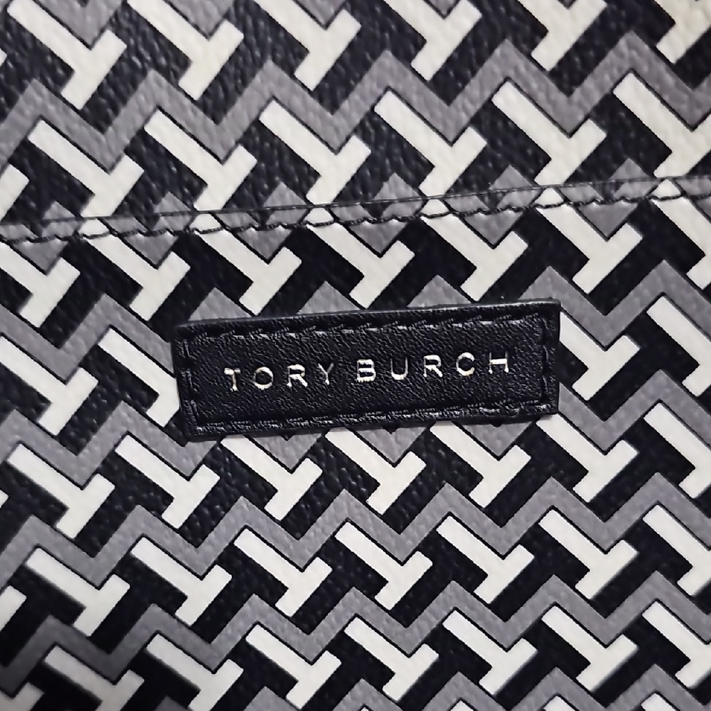 Stylish Black and White Tote Bag Set - Picture 6 of 15